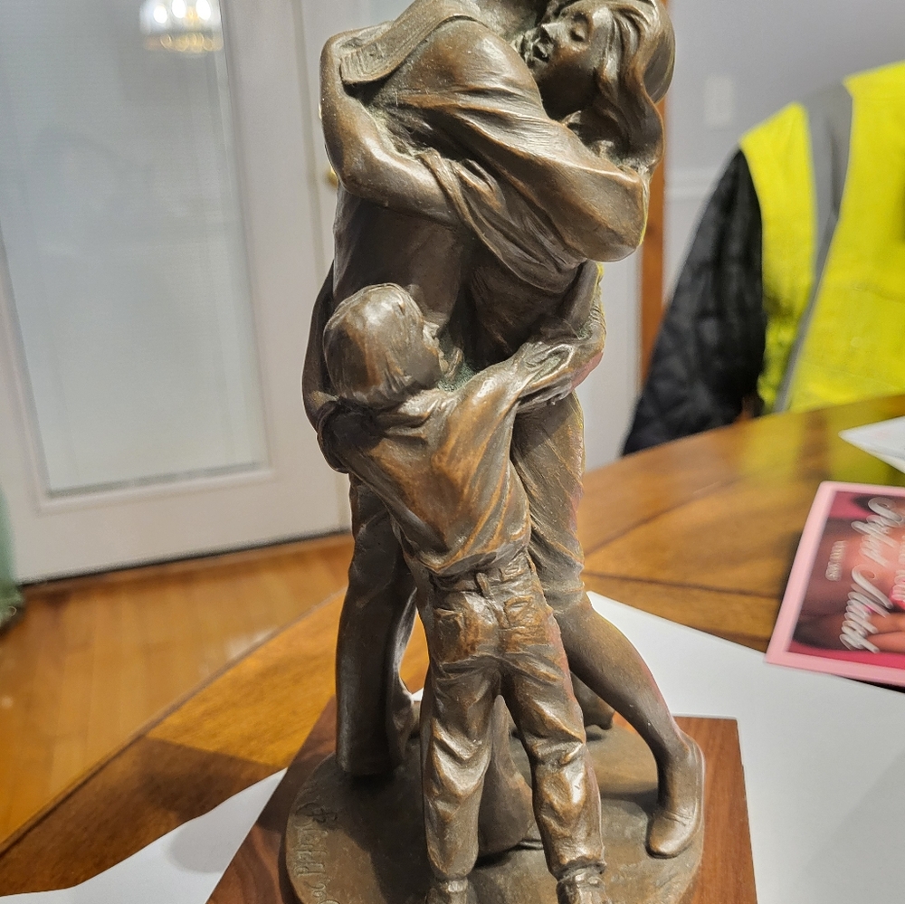 Homecomming Statue